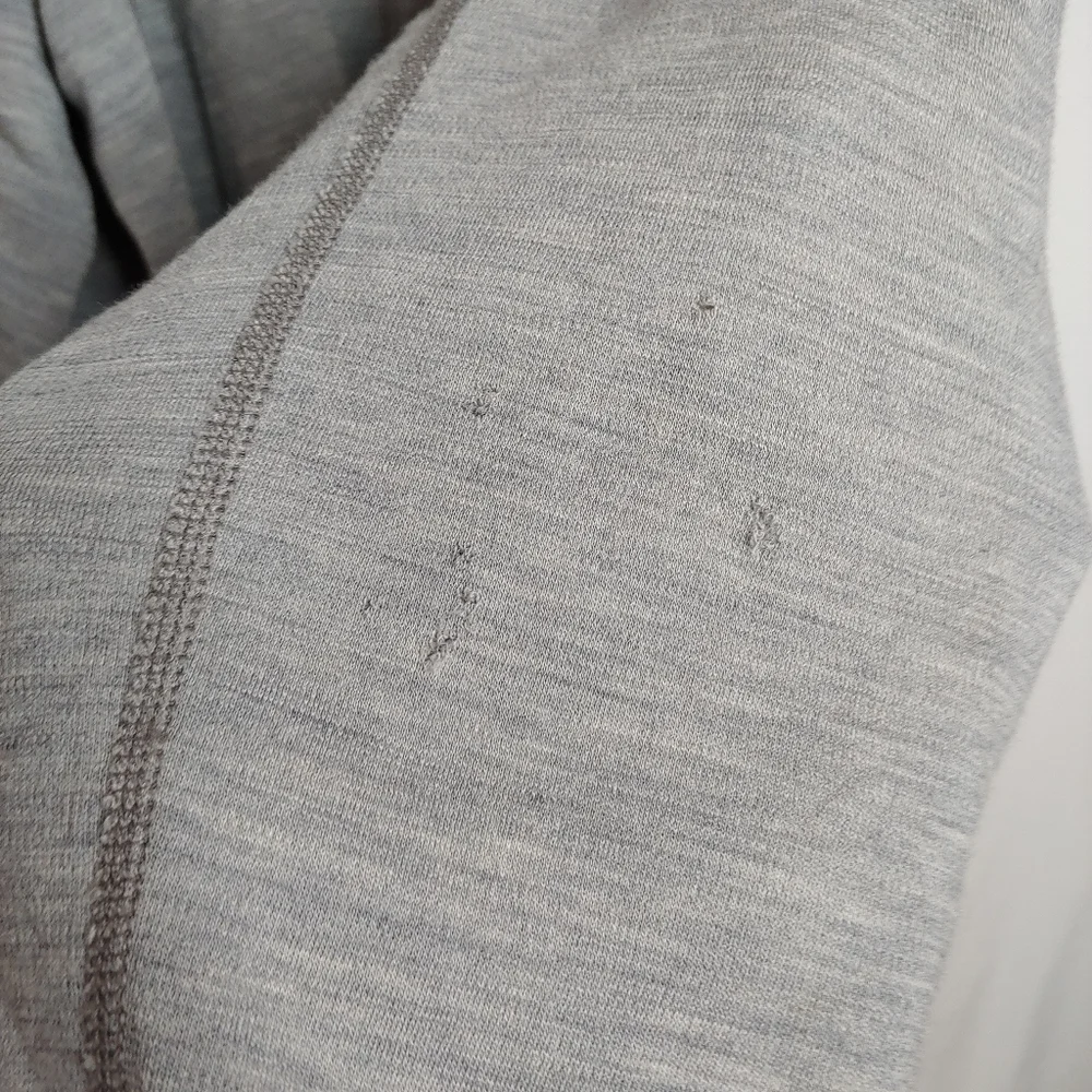 The North Face 1/4 Zip Merino Wool Pullover Gray Long‎ Sleeve XXL Flaws